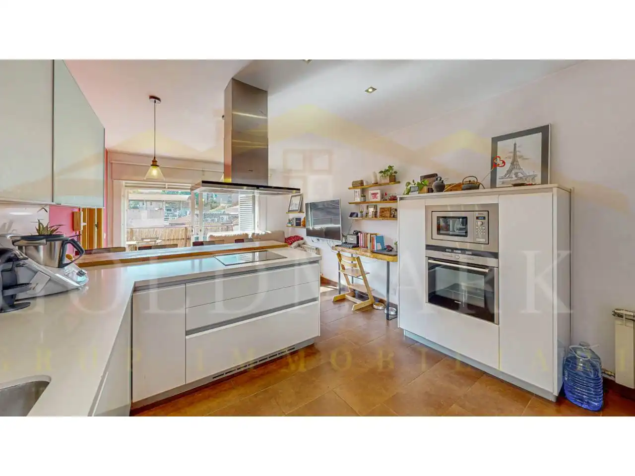 Cocina de Piso en venta en Sant Vicenç Dels Horts con Aire acondicionado, Calefacción y Parquet