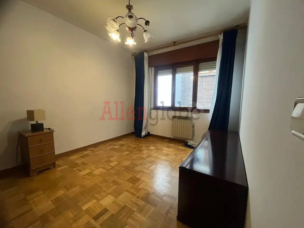 Bedroom of Apartments for sale in Oviedo 