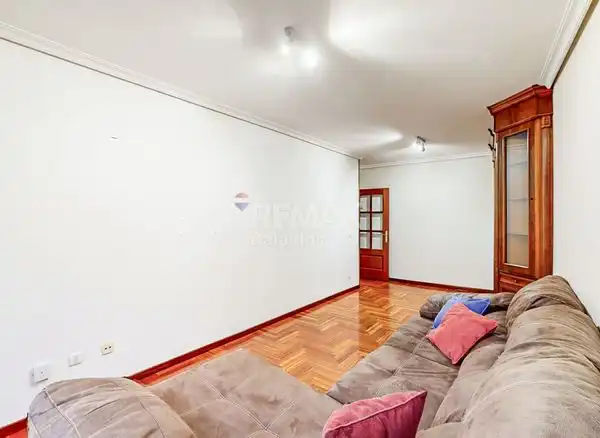 Pis en venda en Vigo  amb Calefacció, Parquet i Traster
