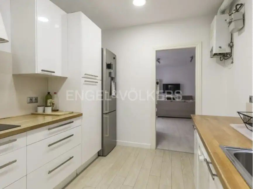 Küche von Wohnung zum Verkauf in Madrid mit Klimaanlage, Heizung und Parkett