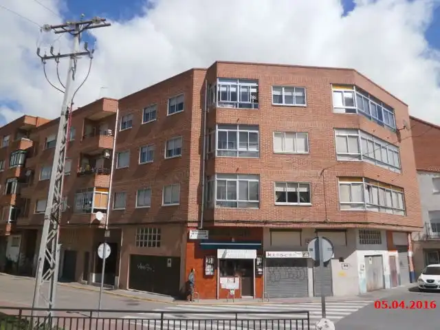 Vista exterior de Piso en venta en Medina del Campo, Valladolid