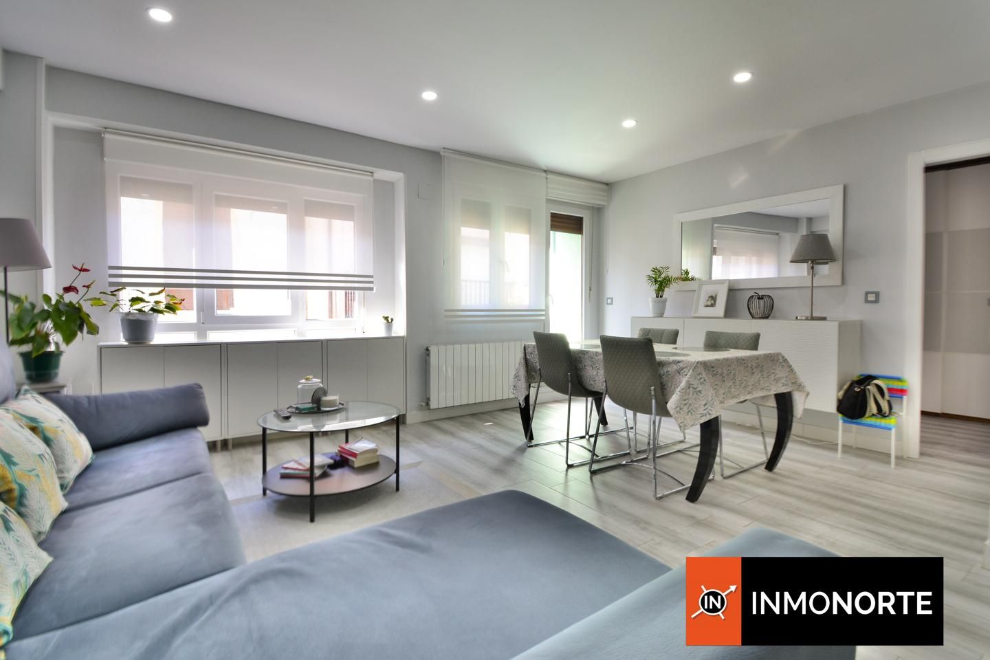 Vista exterior de Pis en venda en Laredo amb Calefacció, Traster i Moblat