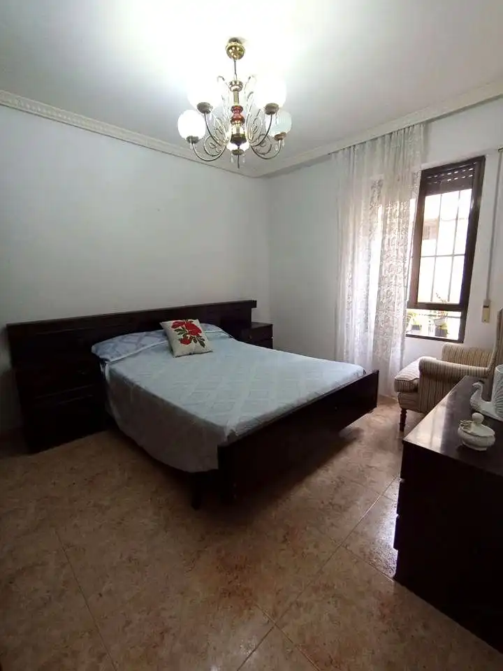 Schlafzimmer von Wohnung zur Miete in Madrid mit Möbliert