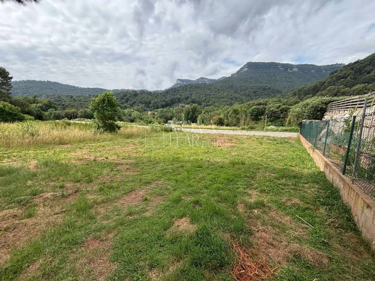 Terreny residencial en venda a Calle Roure