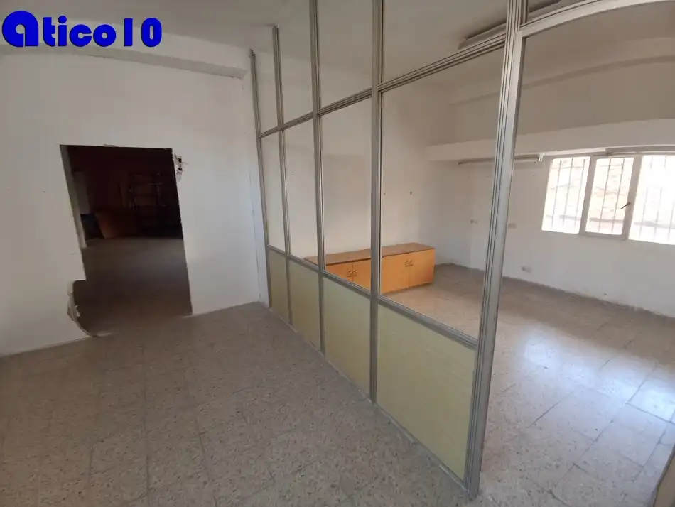 Local en venta en Oviedo 
