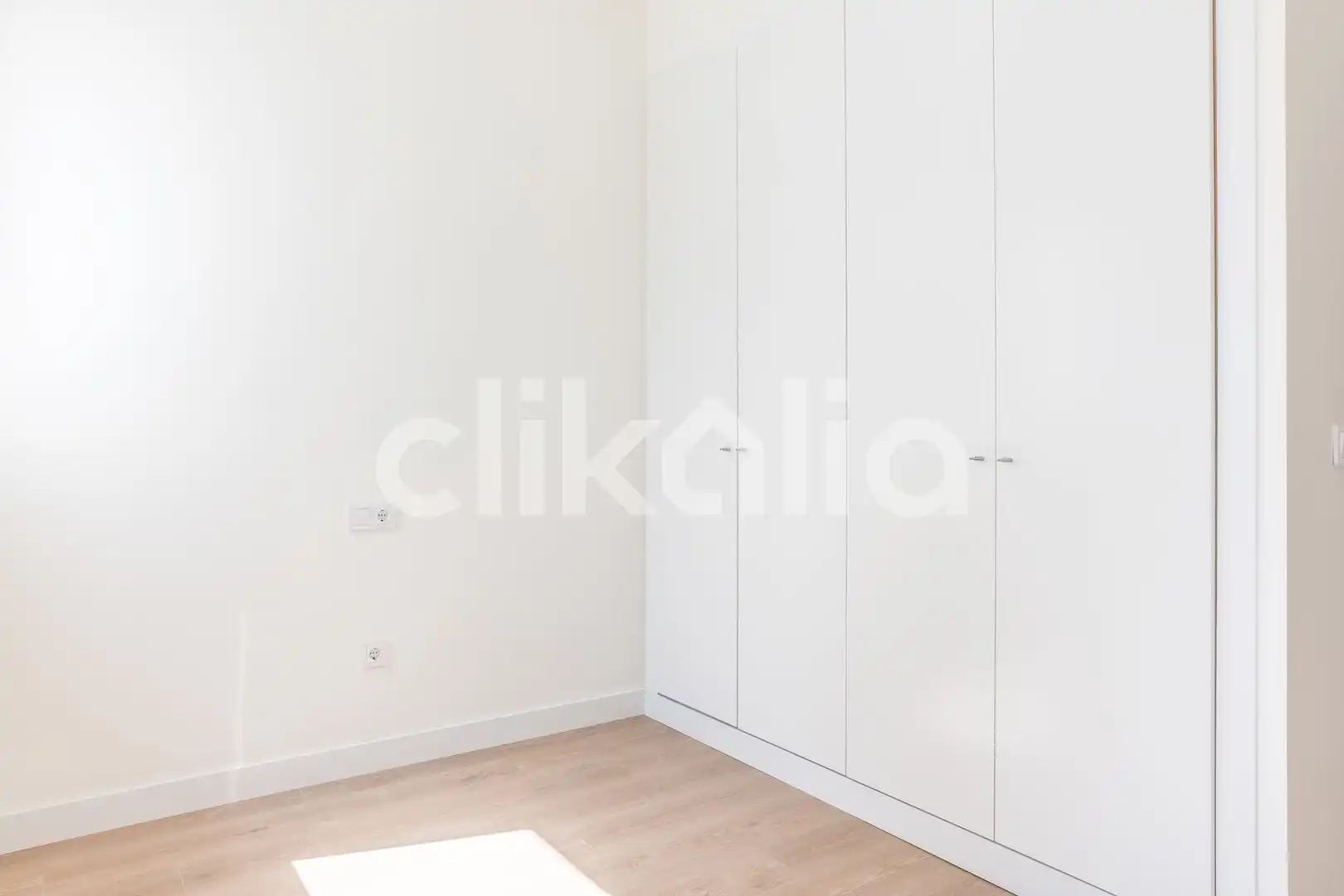 Habitación de Piso en venta en Sevilla con Aire acondicionado y Jardín privado