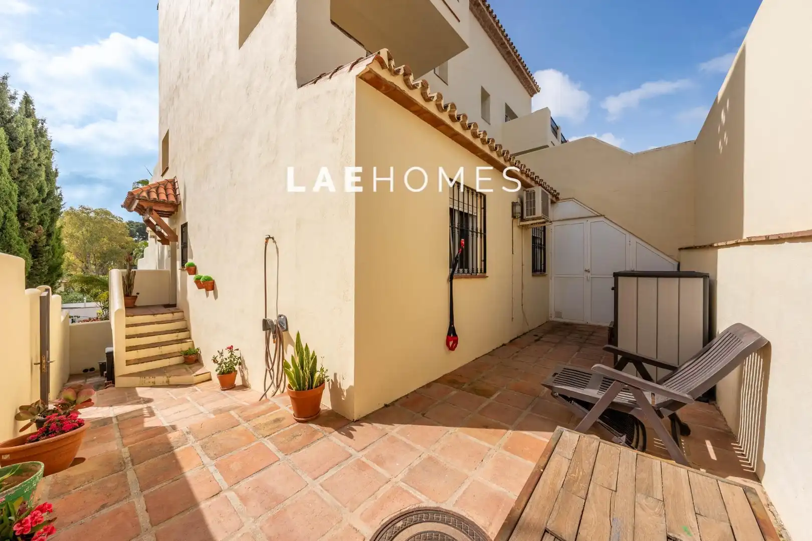 Vista exterior de Apartamento en venta en Marbella con Jardín privado, Terraza y Piscina comunitaria