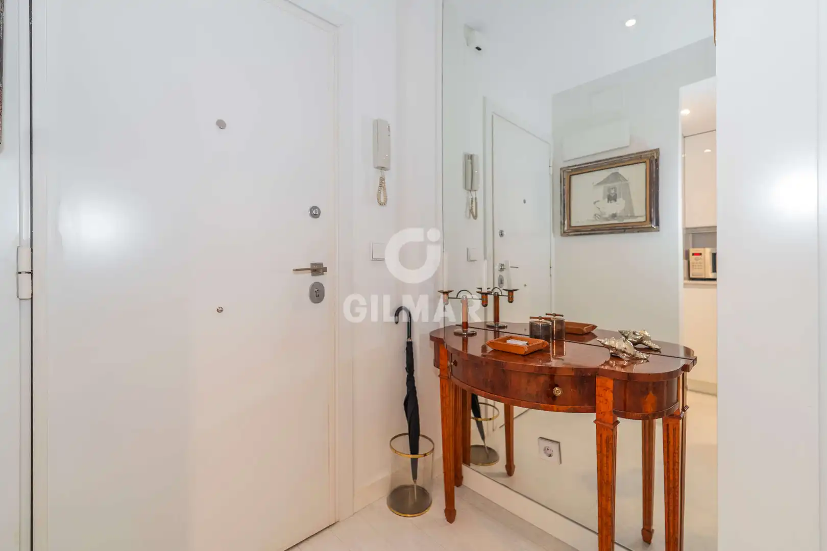 Vista exterior de Piso en venta en Madrid con Calefacción, Jardín privado y Piscina