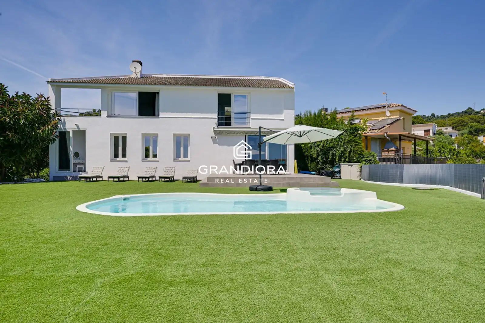 Vista exterior de Casa o xalet en venda en Santa Susanna amb Aire condicionat, Terrassa i Traster
