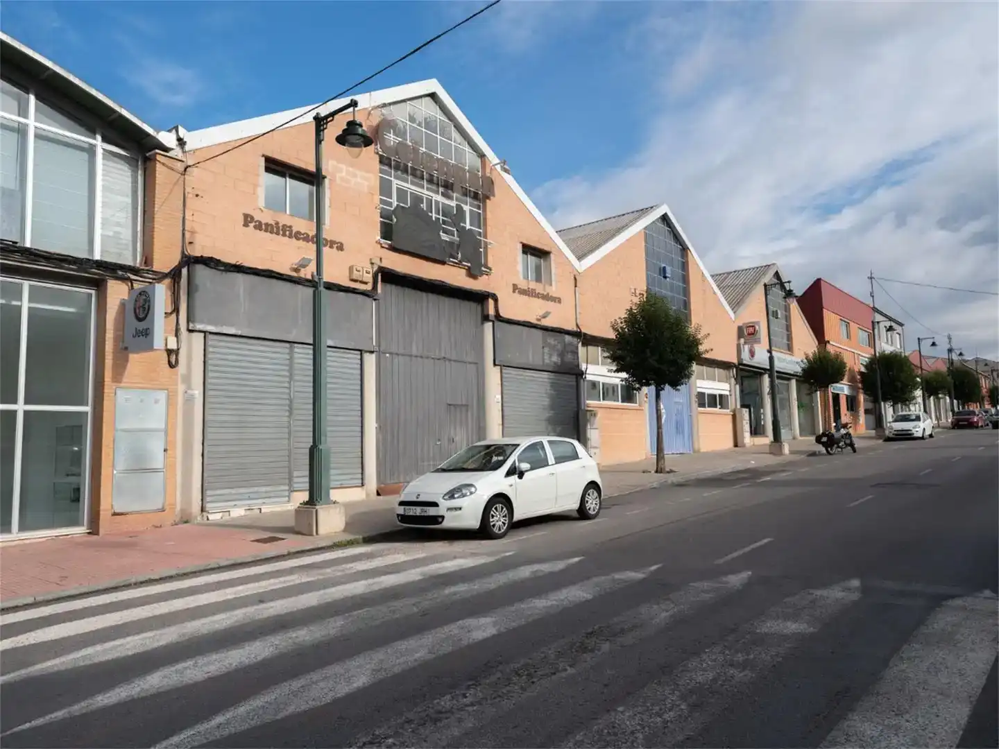 Außenansicht von Fabrikhallen zur Miete in Alcoy / Alcoi