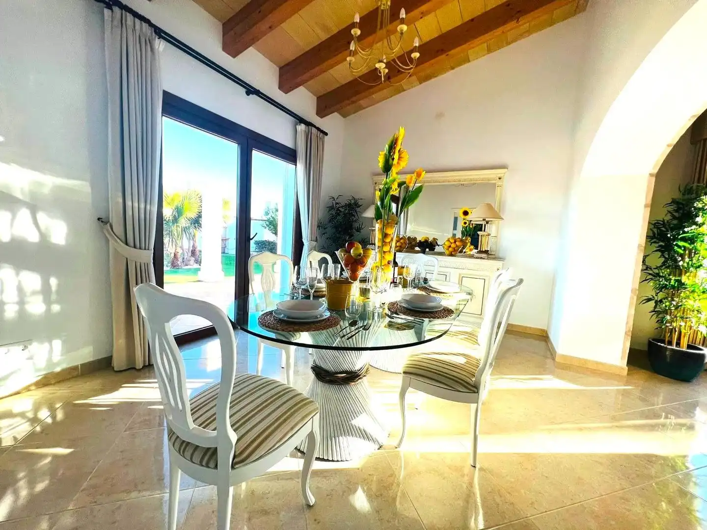 Menjador de Casa o xalet en venda en  Palma de Mallorca amb Aire condicionat, Calefacció i Jardí privat
