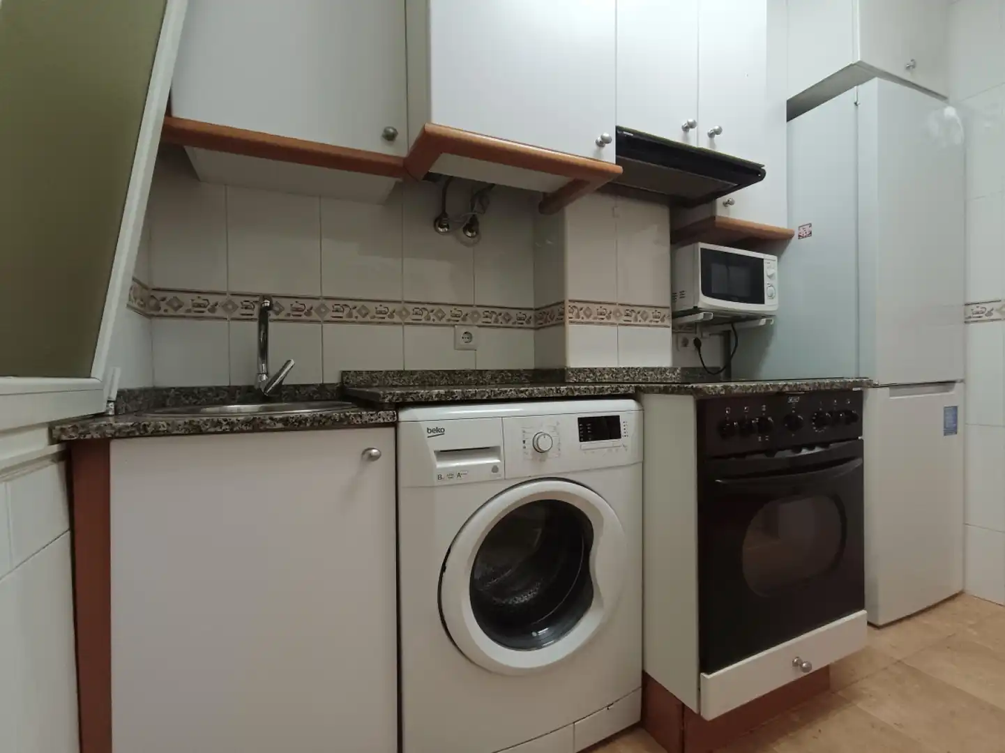 Flat for rent in Gijón - Avda. Constitución, Barrio del Centro