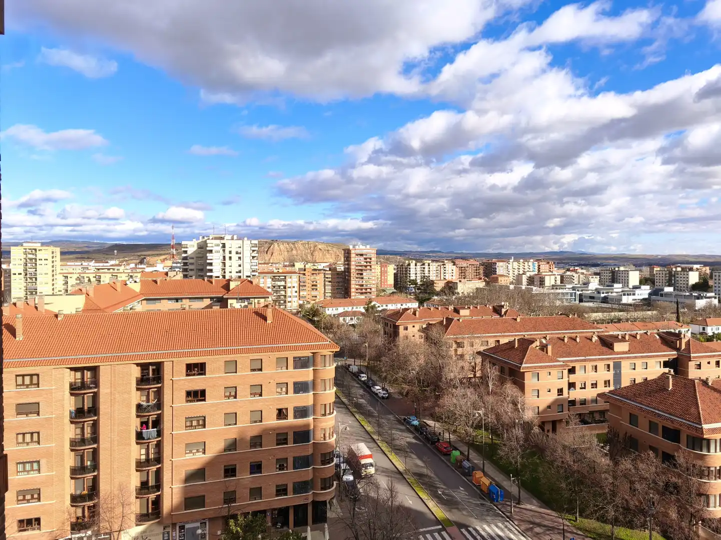 Vista exterior de Piso en venta en  Logroño con Calefacción, Terraza y Balcón