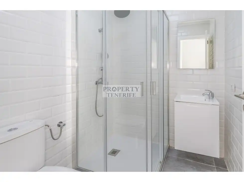 Badezimmer von Wohnung zum Verkauf in Arona mit Terrasse und Schwimmbad