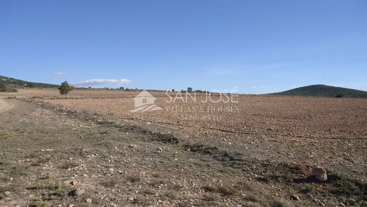Finca rústica en venda en Yecla