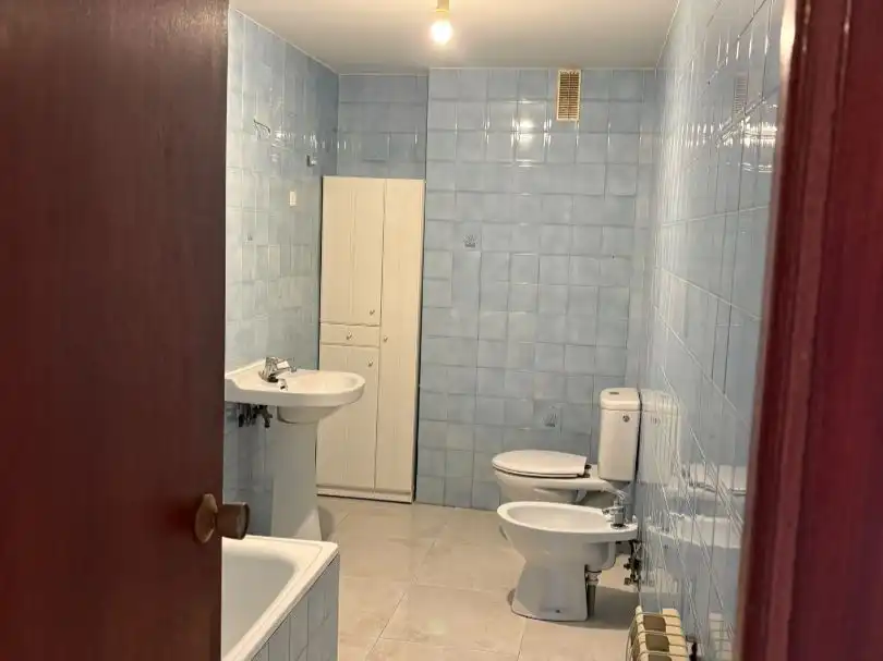 Bathroom of Flat for sale in Cistierna  with Heating, Terrace and Balcony