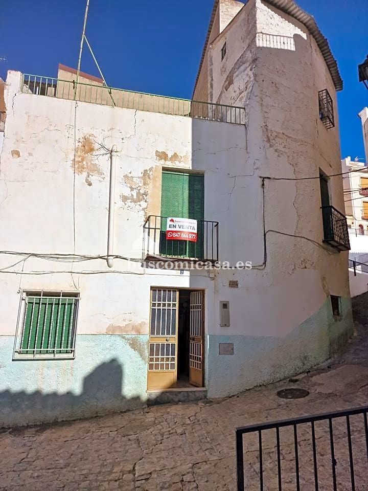 Vista exterior de Casa o xalet en venda en Pegalajar amb Terrassa i Balcó