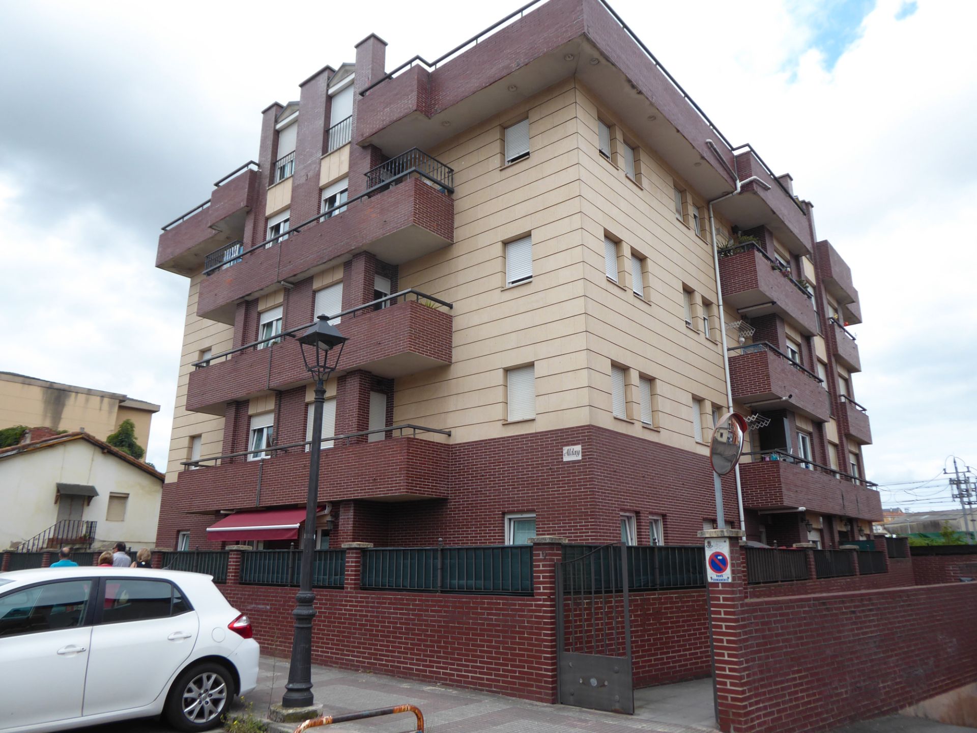 Vista exterior de Planta baja en venta en Camargo con Calefacción, Jardín privado y Terraza