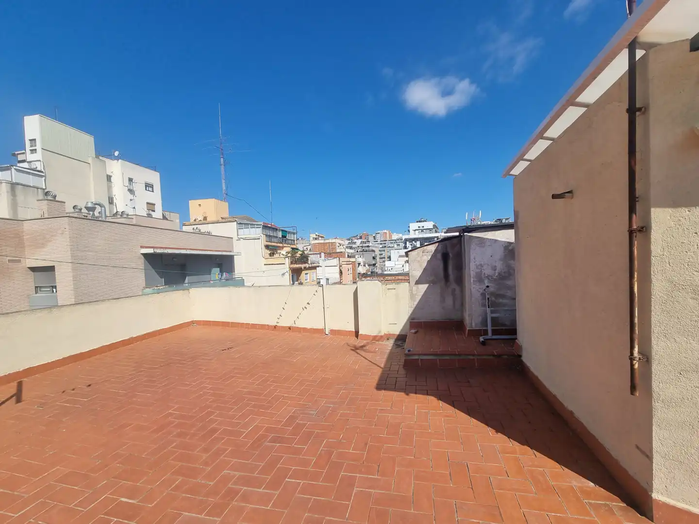 Terrace of Buildings for sale in L'Hospitalet de Llobregat