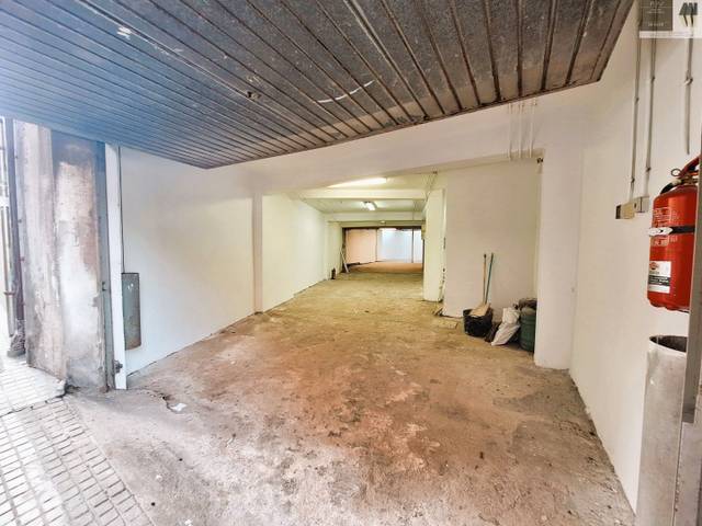 Local comercial en Alquiler en Travesía Cerca, 4 en Los Castros - Castrillón