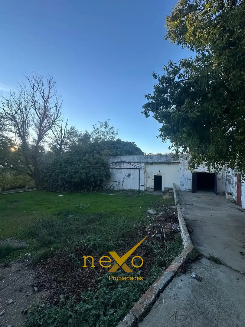 Nau industrial en venda en Carmona