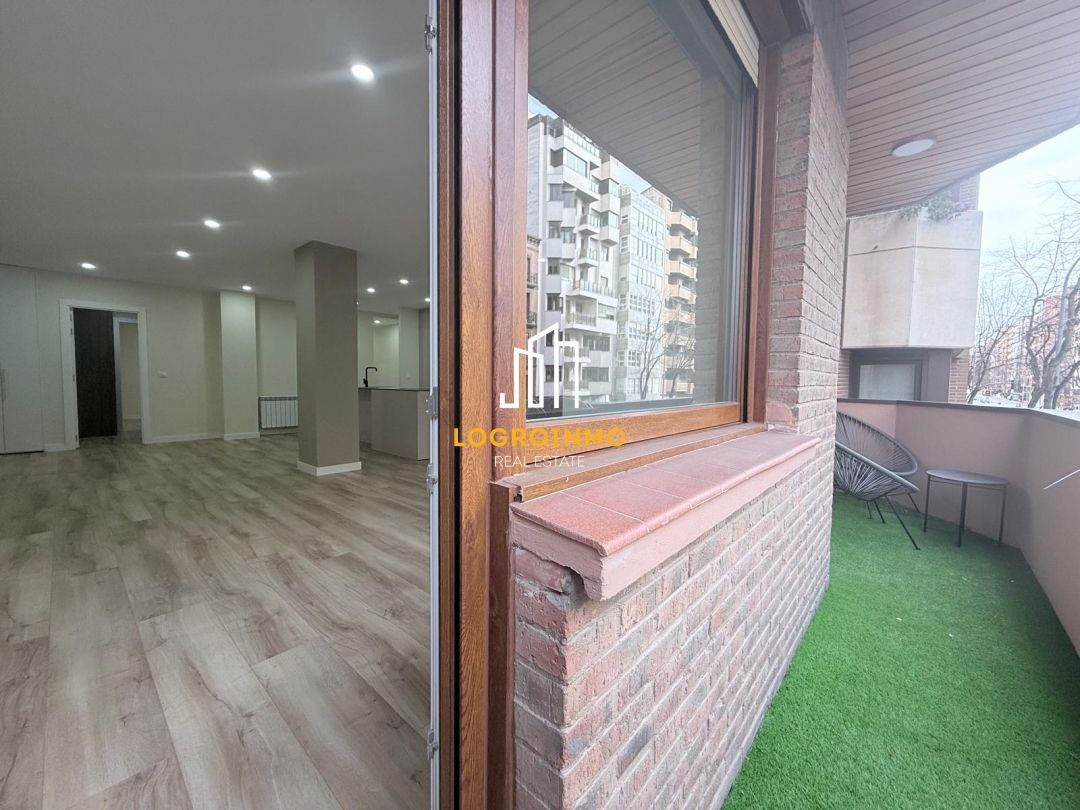 Vista exterior de Pis en venda en  Logroño amb Aire condicionat i Calefacció