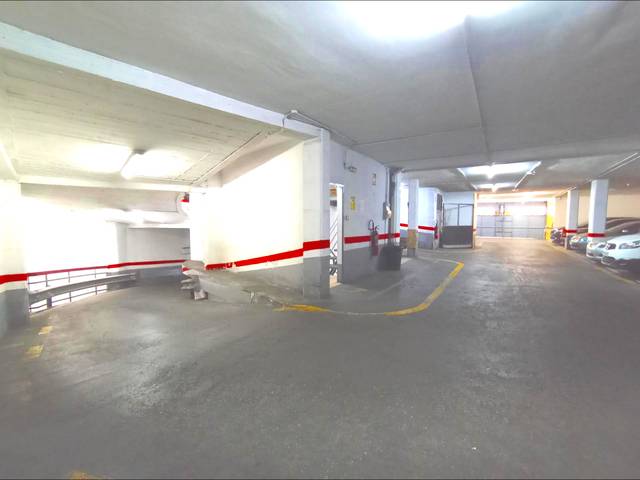 Garaje en Venta en La Torrassa