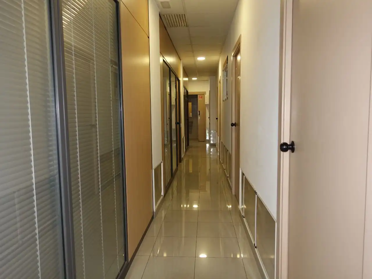 Büro zur Miete in Barcelona mit Klimaanlage, Heizung und Möbliert