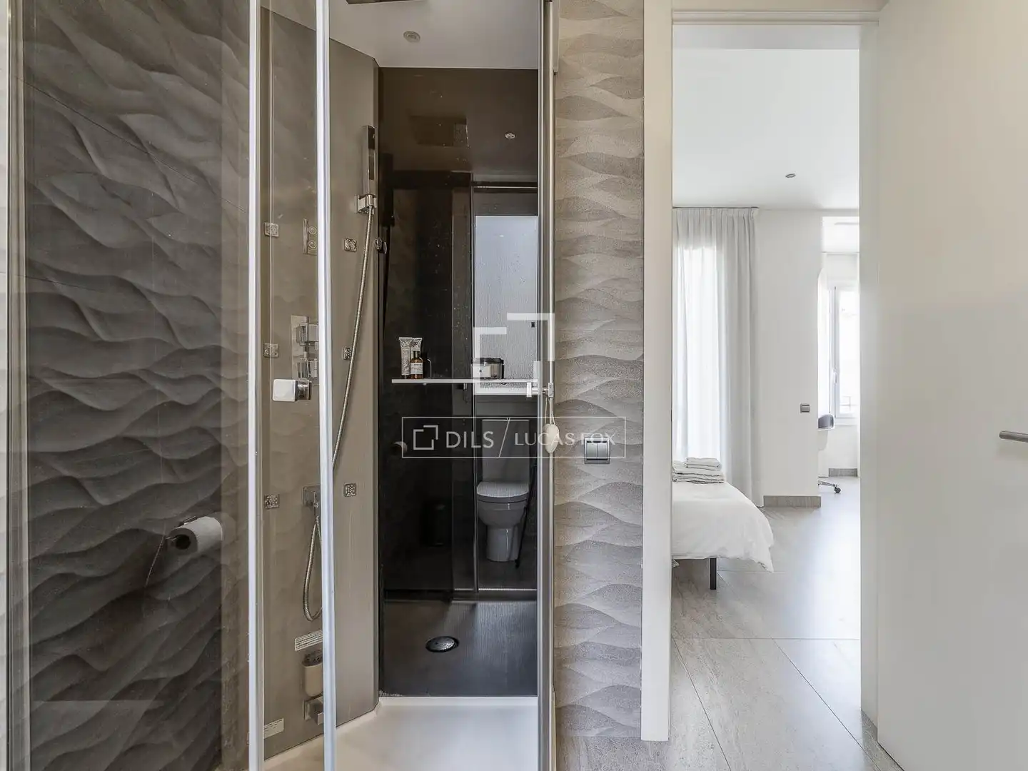 Baño de Ático en venta en Barcelona con Aire acondicionado, Calefacción y Terraza