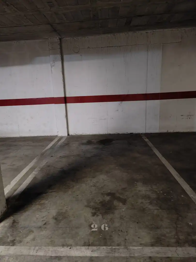 Parkplatz von Wohnung zum Verkauf in Tomares mit Klimaanlage, Terrasse und Abstellraum
