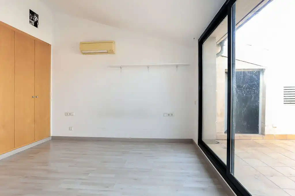 Terraza de Piso en venta en Sabadell con Calefacción y Piscina