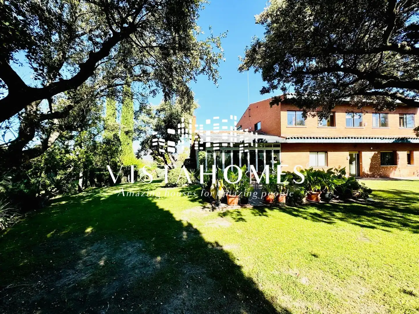 Vista exterior de Casa o xalet en venda en Ciudalcampo amb Aire condicionat, Calefacció i Jardí privat