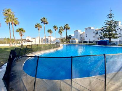 Piscina de Apartament en venda en Manilva amb Calefacció, Jardí privat i Terrassa