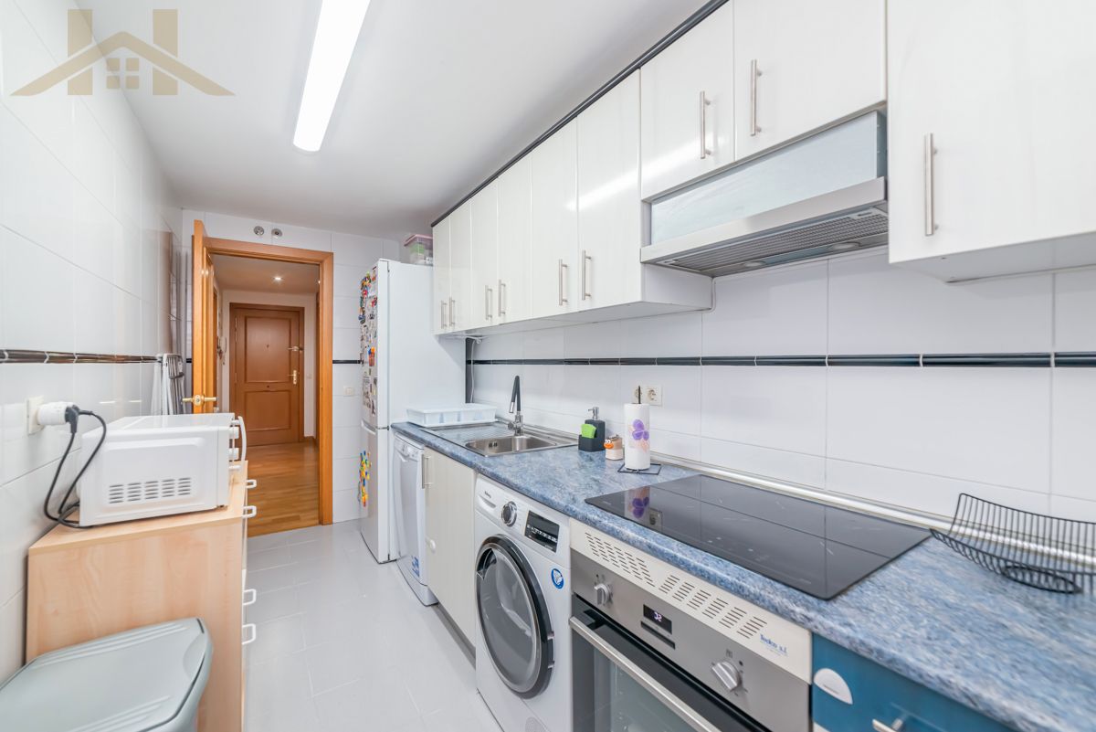 Kitchen of Flat for sale in Valdemoro  with Air Conditioner, Heating and Parquet flooring