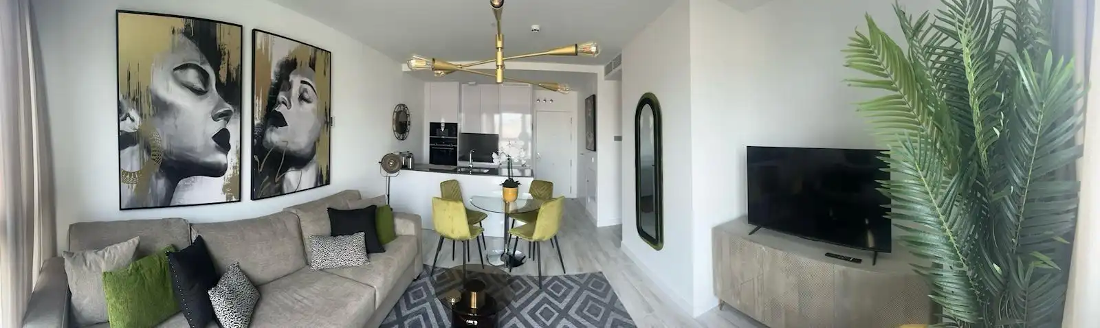 Sala de estar de Apartamento de alquiler en Málaga con Aire acondicionado, Amueblado y Piscina comunitaria