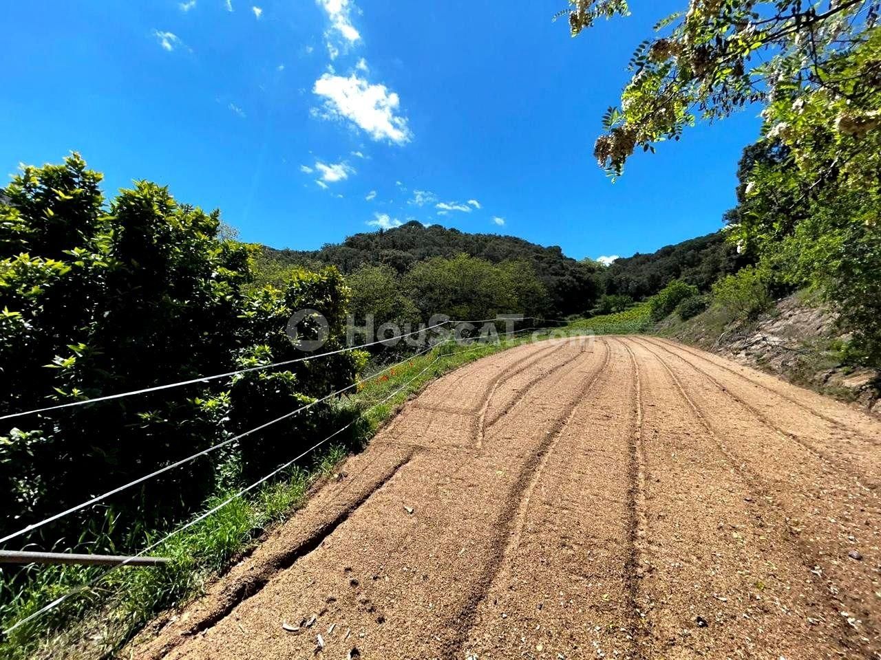 Finca rústica en venda en Sant Iscle de Vallalta amb Jardí privat