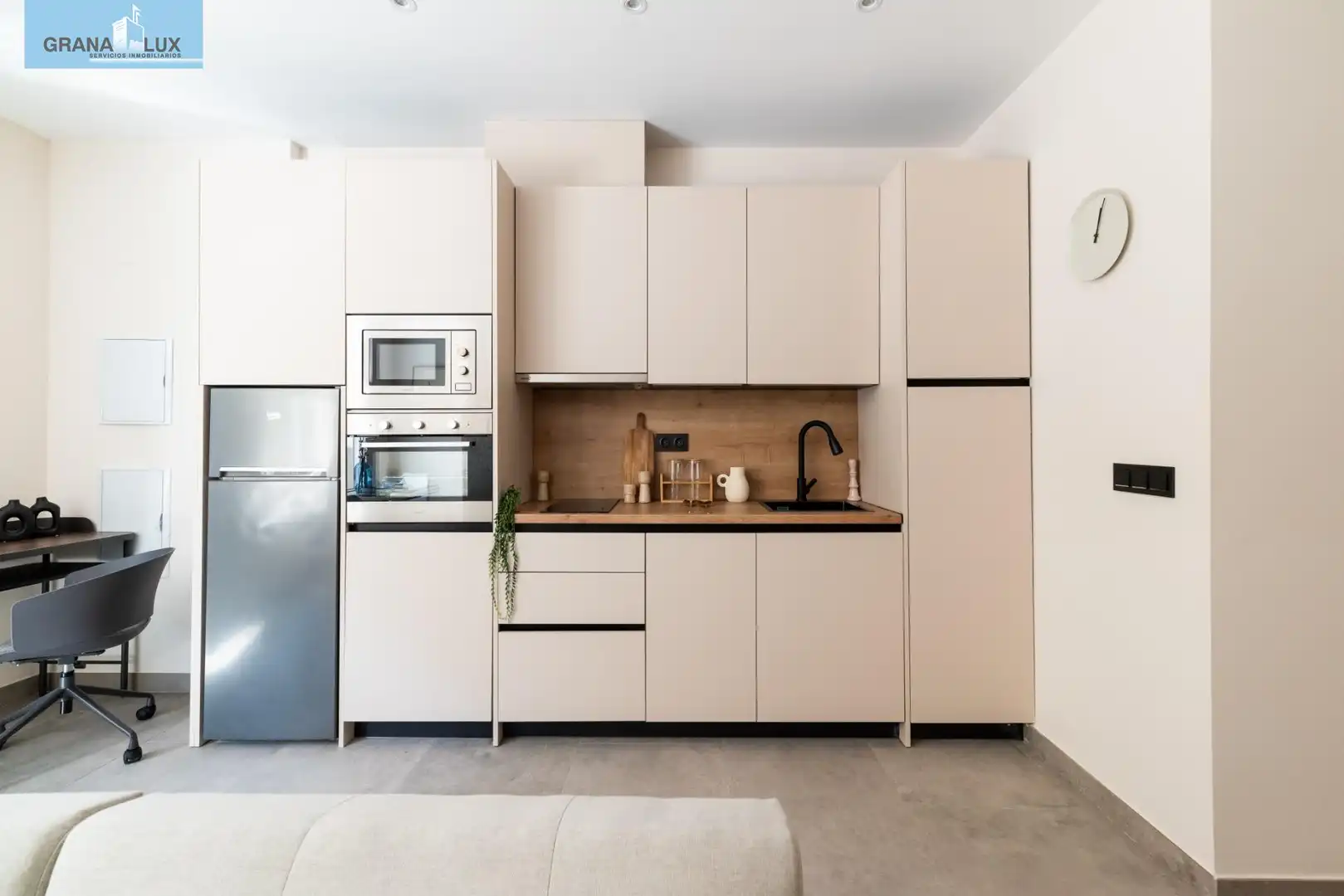 Kitchen of Study for sale in Granada  with Air Conditioner, Heating and Furnished