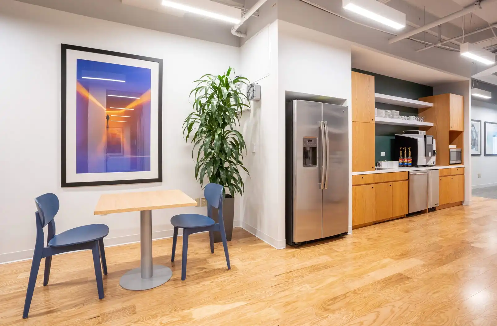 Küche von Büro zur Miete in La Moraleja mit Klimaanlage, Heizung und Möbliert