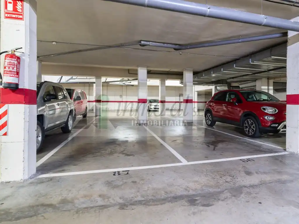 Parking de Ático en venta en Almazora / Almassora con Aire acondicionado, Terraza y Balcón