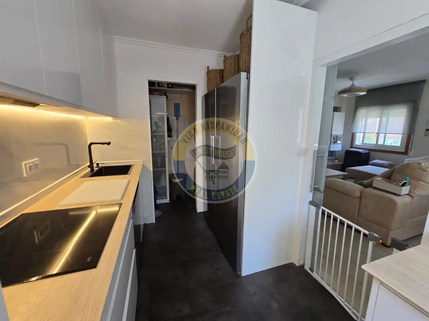 Kitchen of Flat for sale in Vigo   with Terrace and Furnished