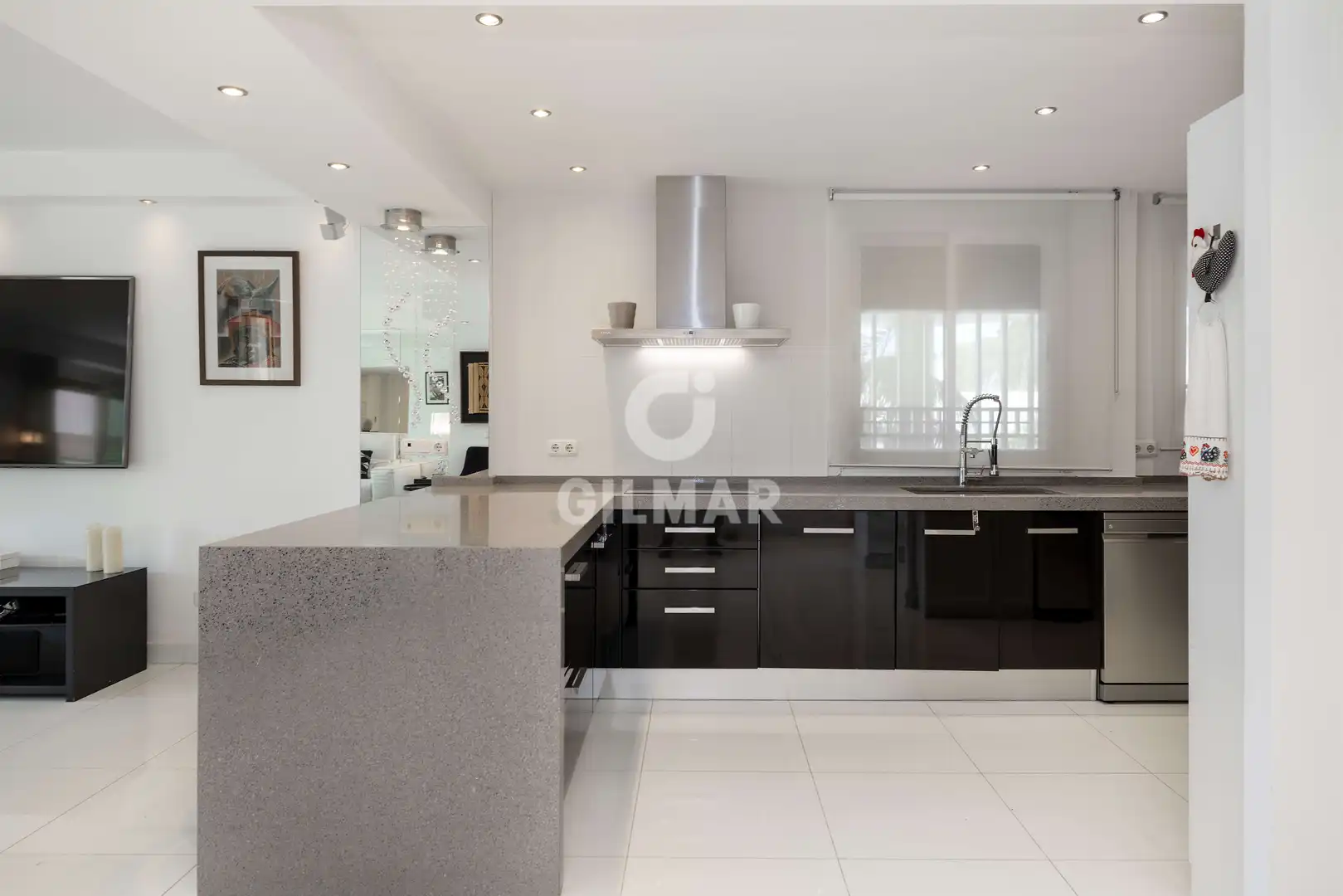Cuina de Apartament en venda en Marbella amb Calefacció, Jardí privat i Traster