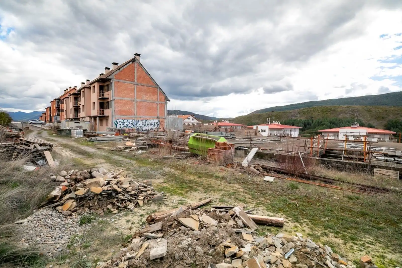 Edificio en venta en Sabiñánigo