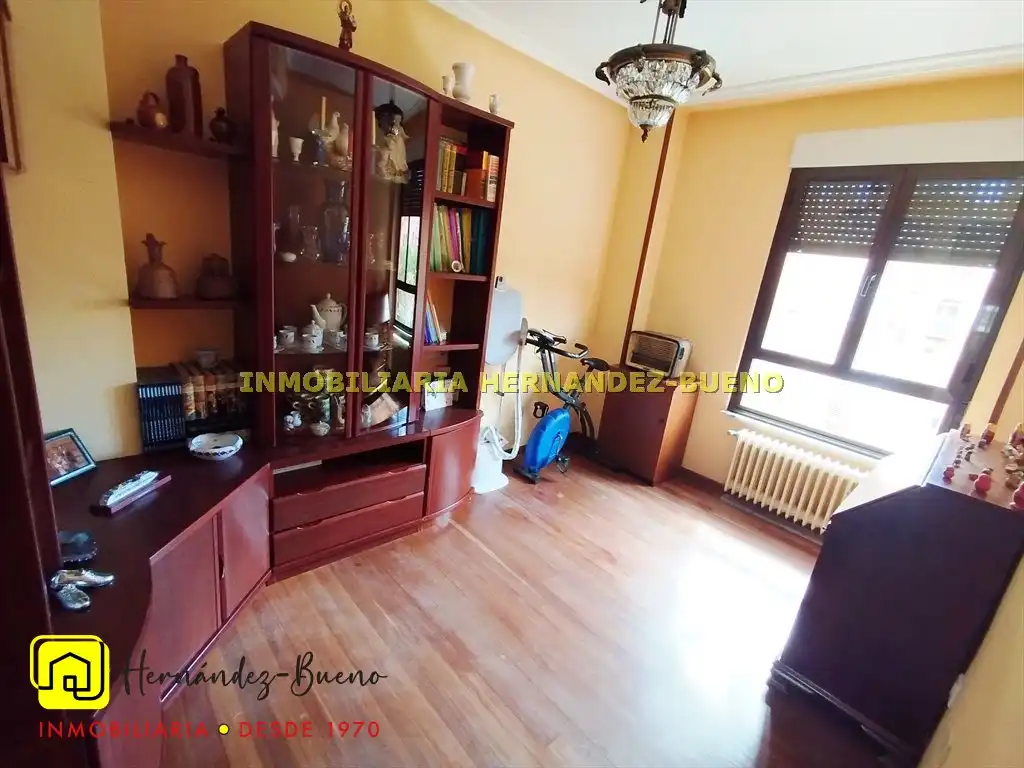 Piso en venta en Salamanca con Calefacción, Trastero y Amueblado