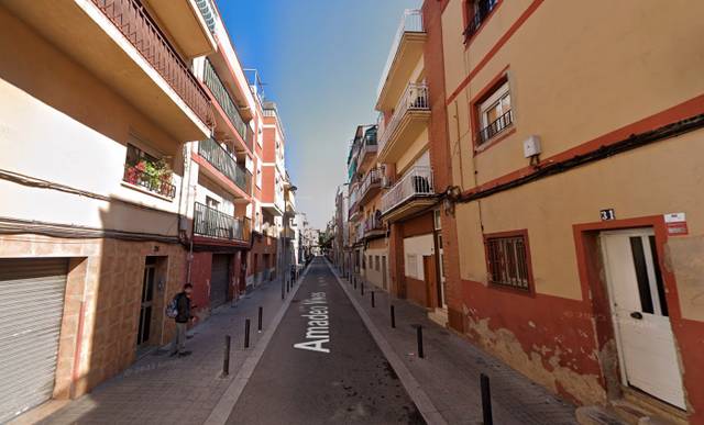 Piso en Venta en Carrer d'Amadeo Vives en Lloreda