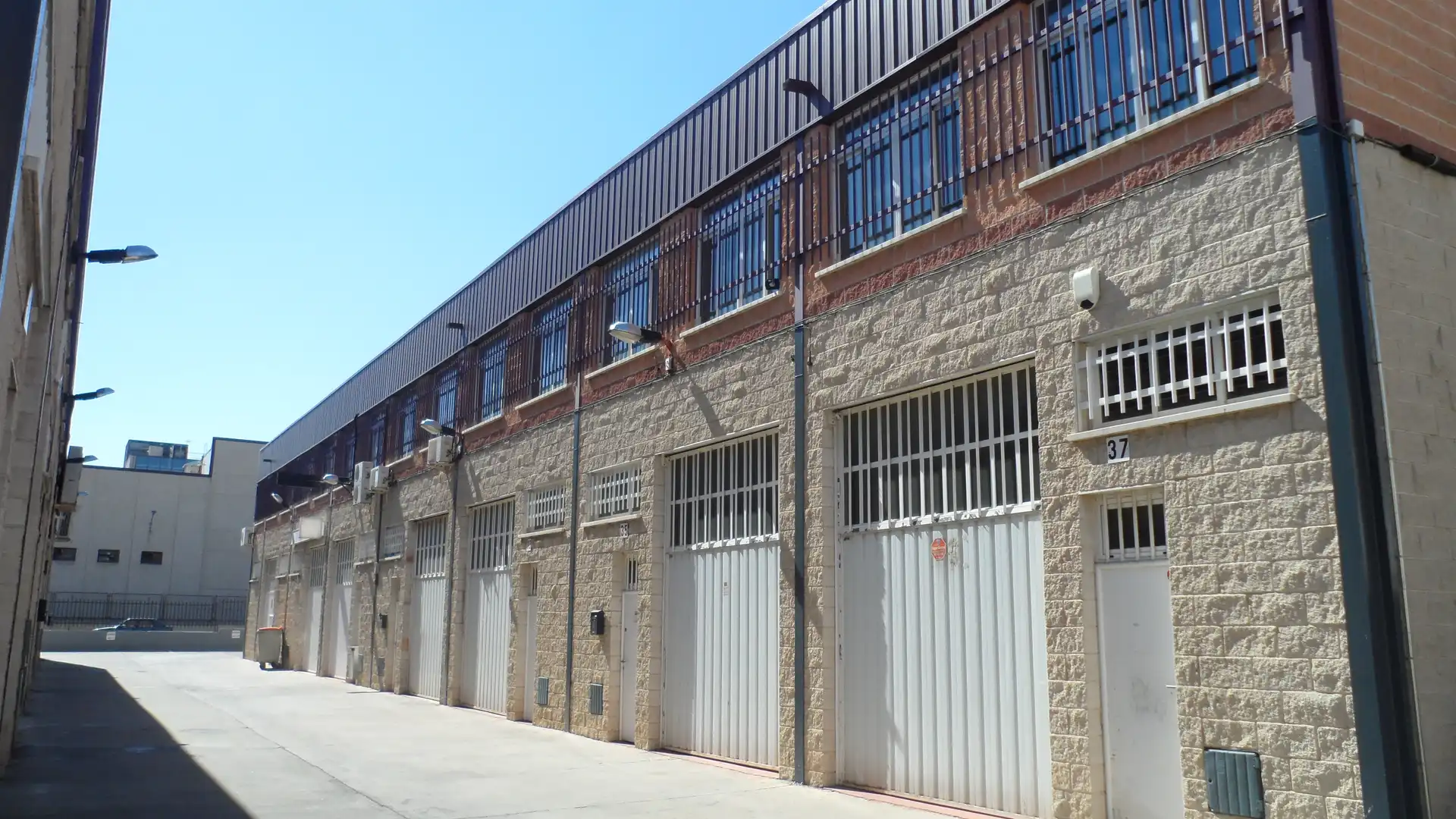 Exterior view of Industrial buildings for rent in Madrid