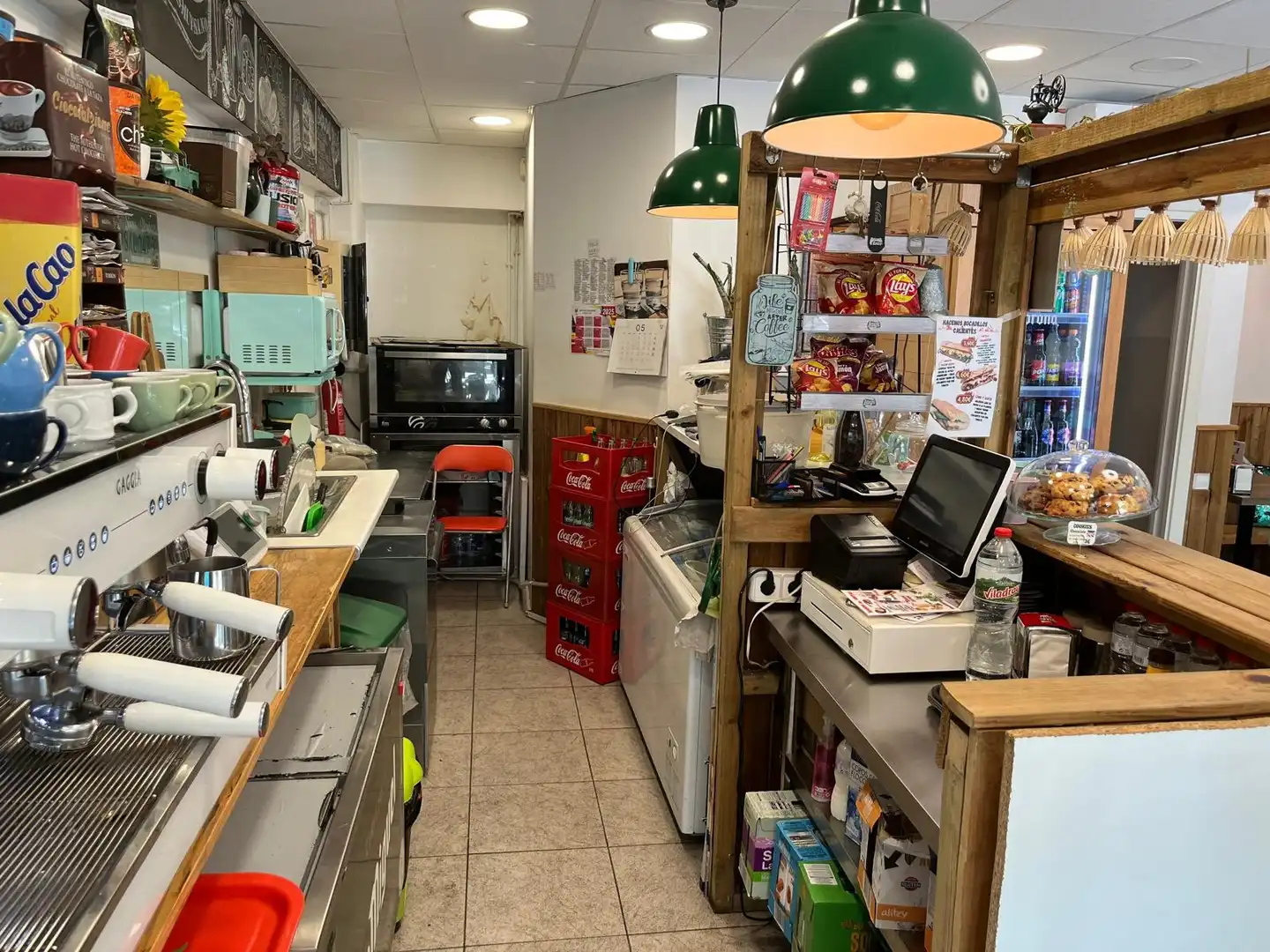 Cocina de Local en traspaso en L'Hospitalet de Llobregat con Aire acondicionado, Calefacción y Terraza