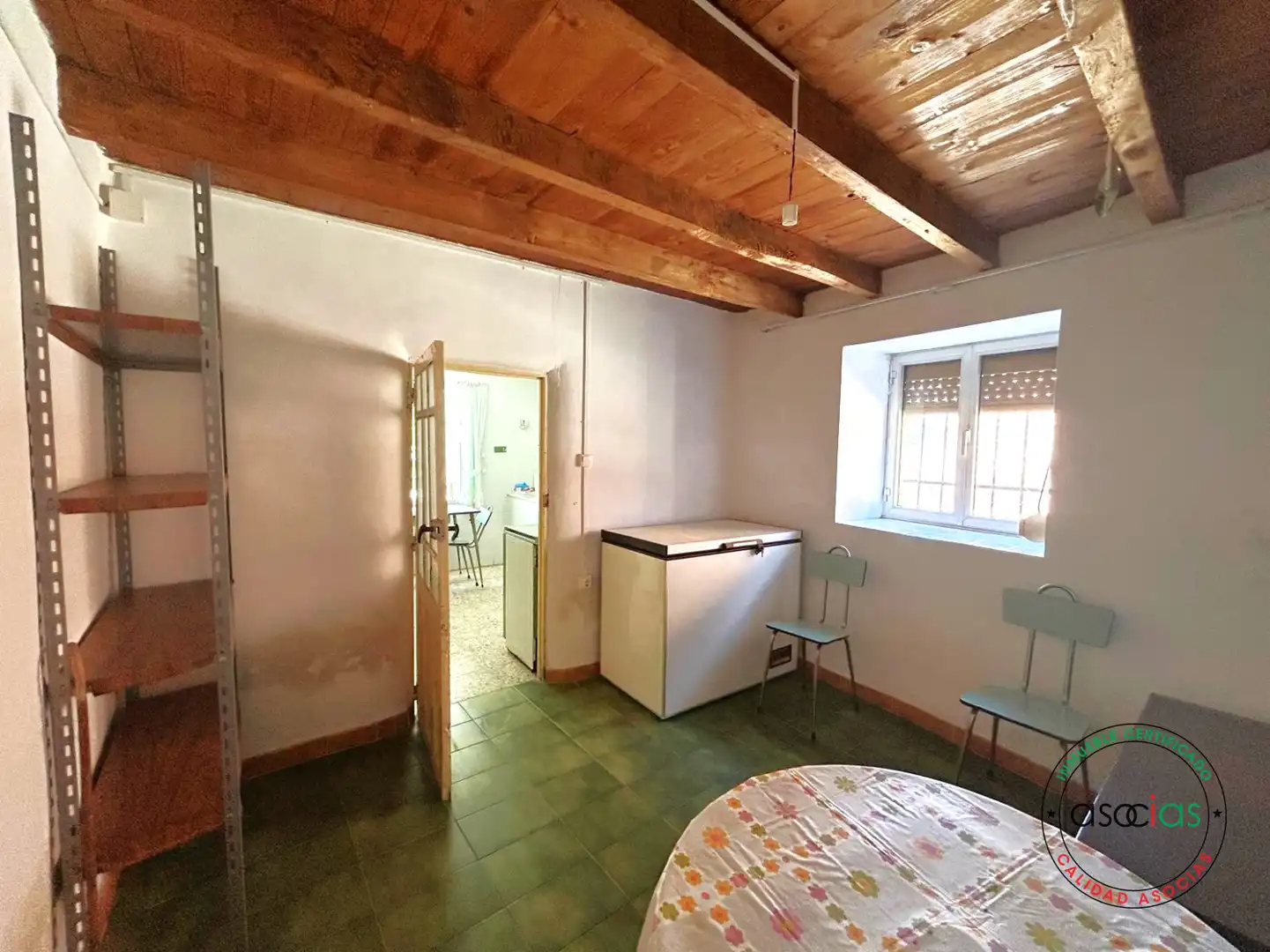 Cuina de Casa o xalet en venda en Villazanzo de Valderaduey amb Jardí privat, Terrassa i Moblat