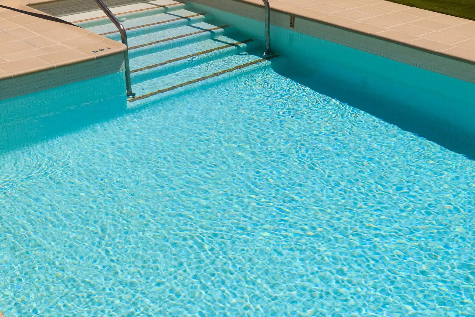 Piscina de Planta baja en venta en Mijas con Aire acondicionado, Jardín privado y Terraza