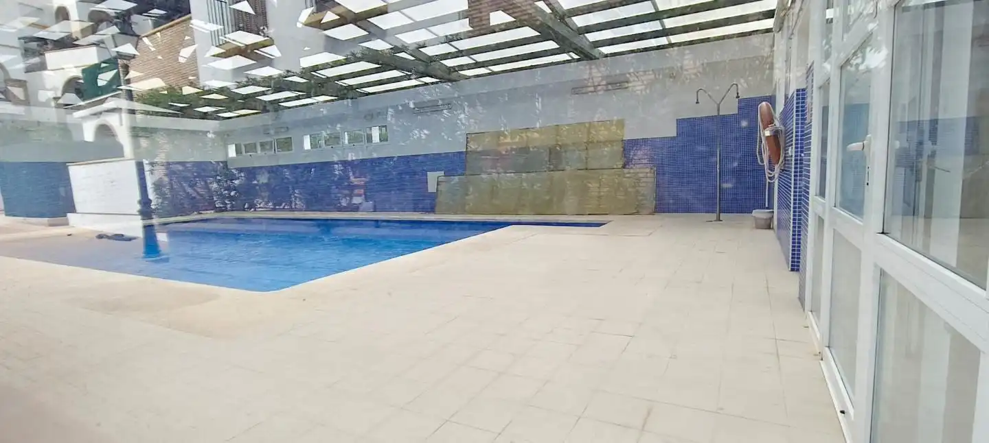 Schwimmbecken von Wohnungen zur Miete in Las Salinas