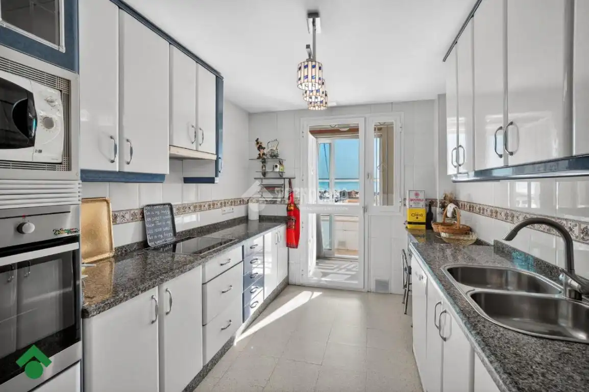 Cocina de Piso en venta en Córdoba con Aire acondicionado, Calefacción y Jardín privado